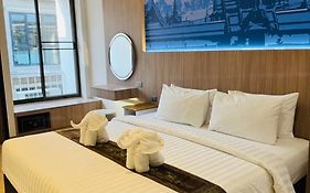 New Siam II - Near Siriraj Hospital